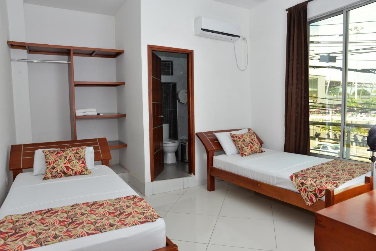 Hotel Canoa Inn Caucasia Zewnętrze zdjęcie